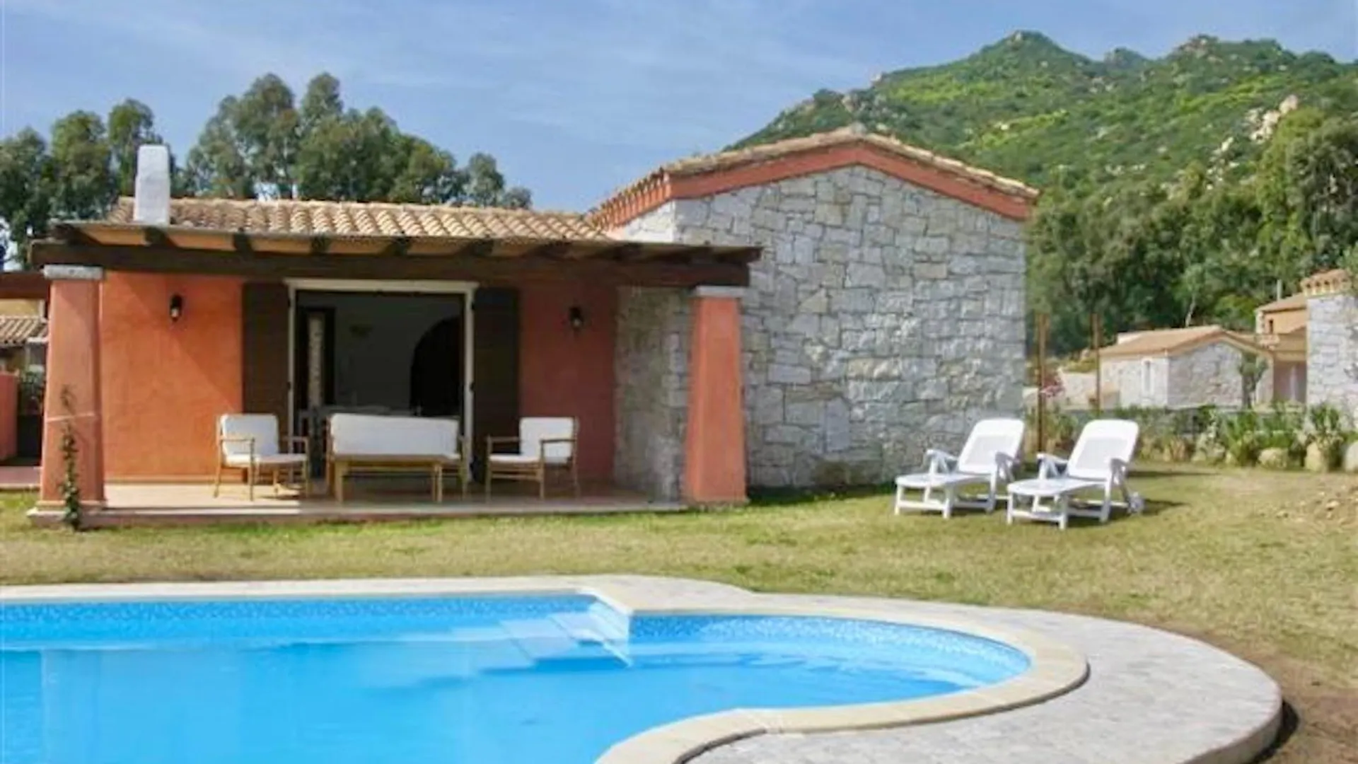 Isa-Villas With Shared Pool In Costa Rei Just 500 Meters From The Sea Hotel apartamentowy