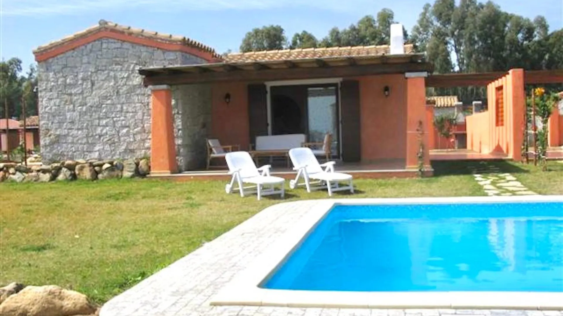 Isa-Villas With Shared Pool In Costa Rei Just 500 Meters From The Sea Włochy